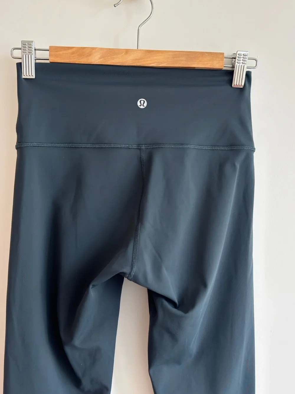Lululemon Align High Rise Crop 23” Leggings Nulu Blue Buttery Soft Size 6